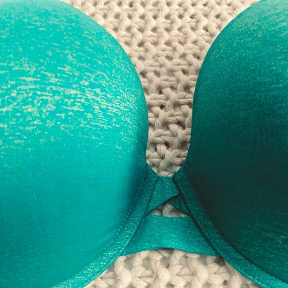 Victoria’s Secret Perfect Shape Bra 38DD  push up! - Picture 2 of 9